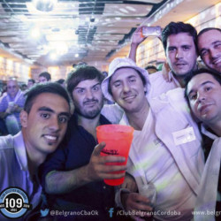 Vaso New Big flexible 840 cc PP Rojo Claro Fluor impreso